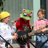 Band med 9 årige med sjove hatte til Bandklubbens sommerfestival 2021