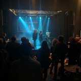 Band på scenen til koncert på Scene 7 november 2021